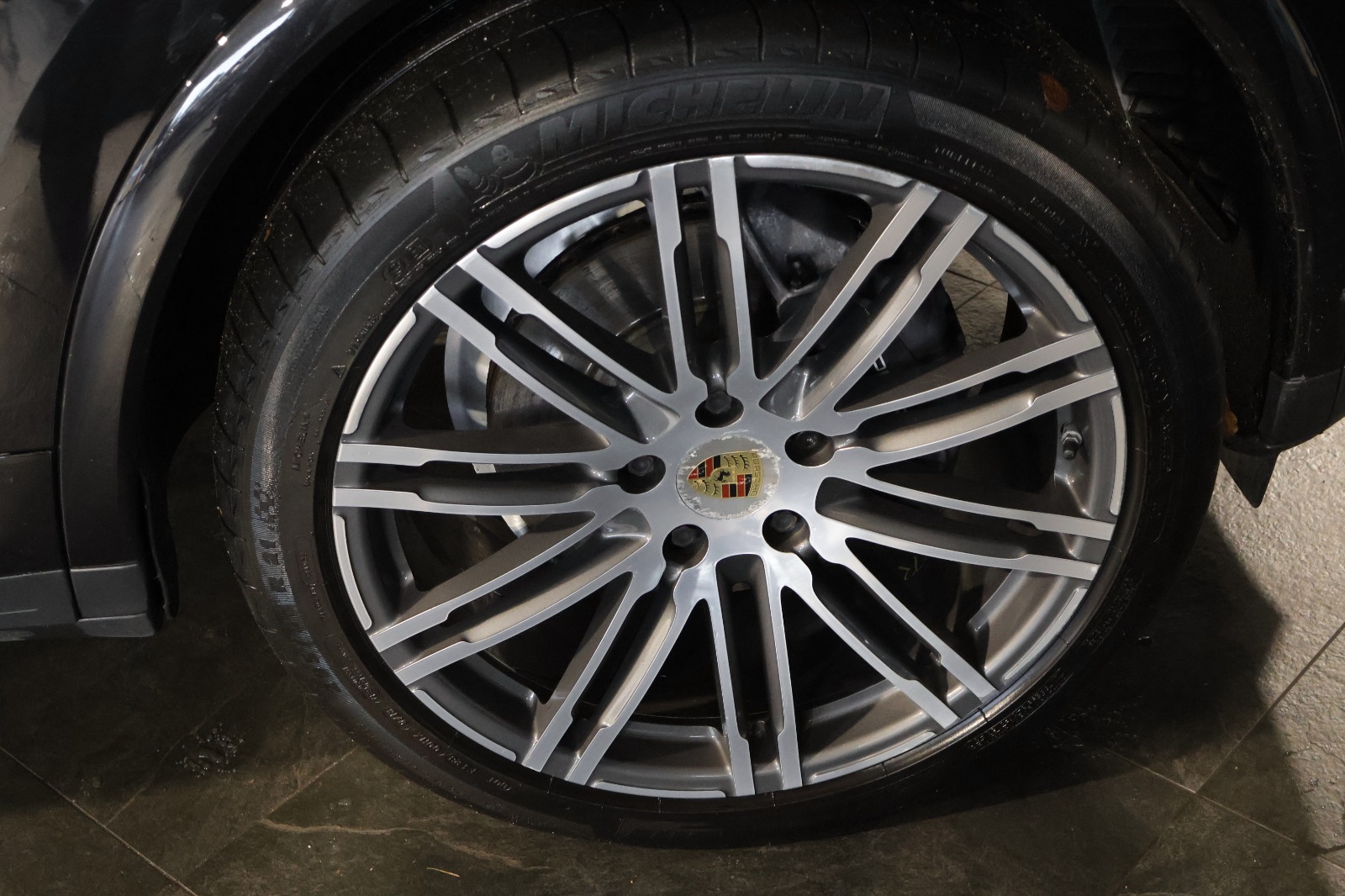 2017 Porsche Cayenne   AWD