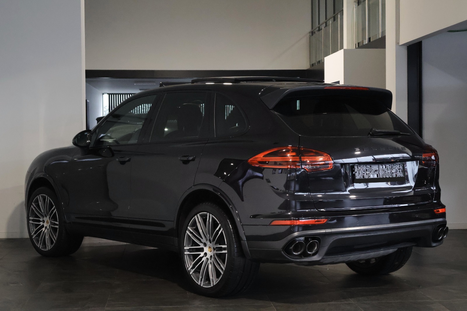 2017 Porsche Cayenne   AWD