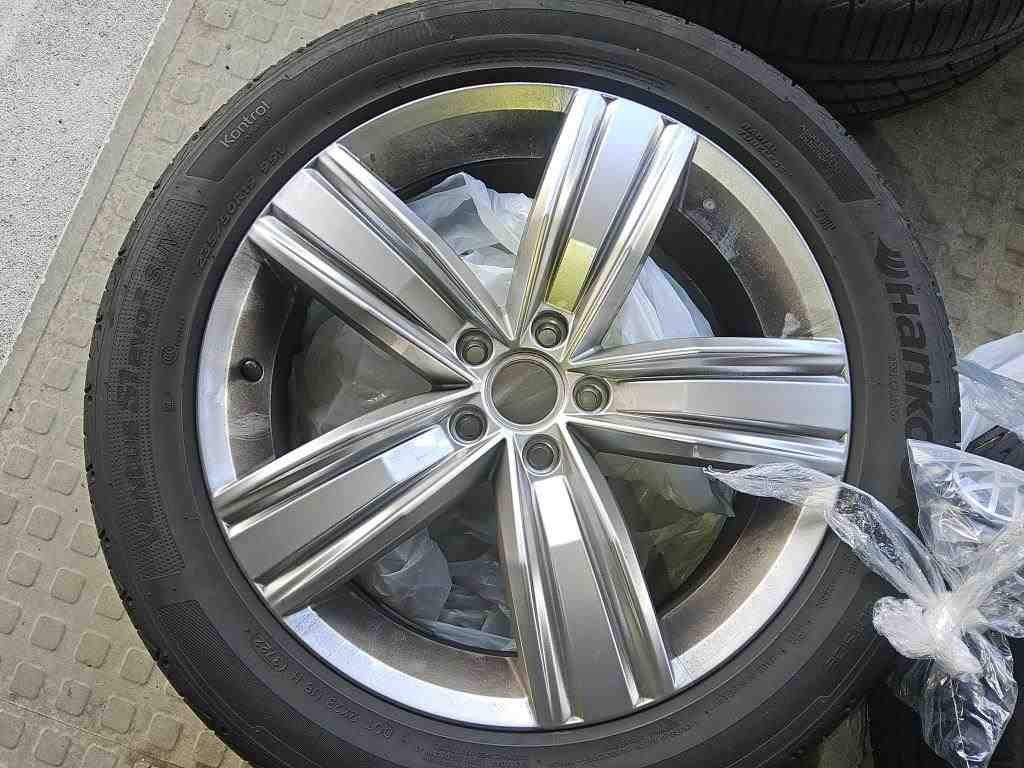 2020 Volkswagen Tiguan   AWD