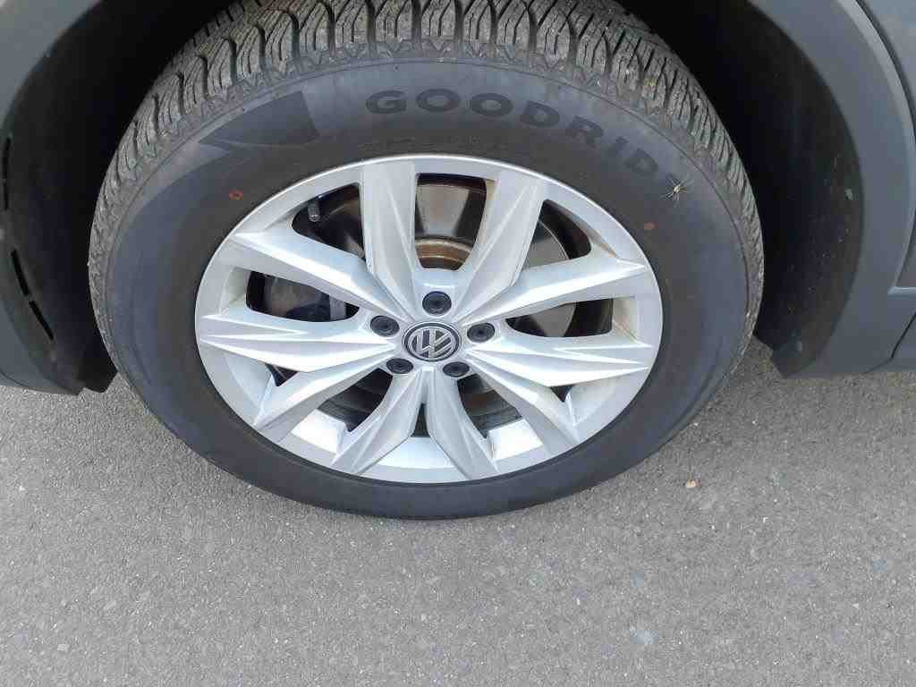 2017 Volkswagen Tiguan   AWD