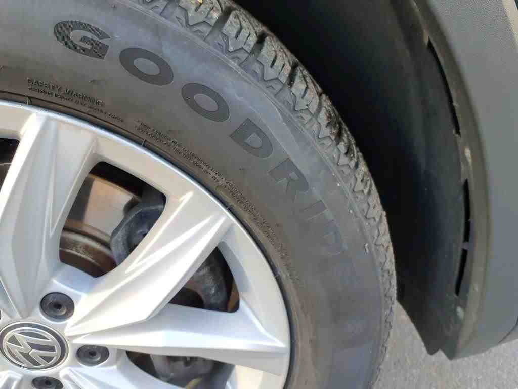 2017 Volkswagen Tiguan   AWD