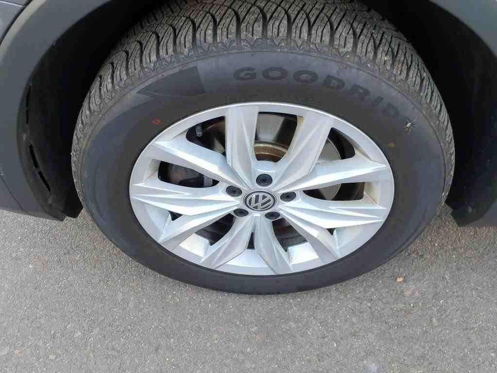 2017 Volkswagen Tiguan   AWD