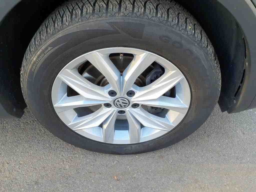 2017 Volkswagen Tiguan   AWD