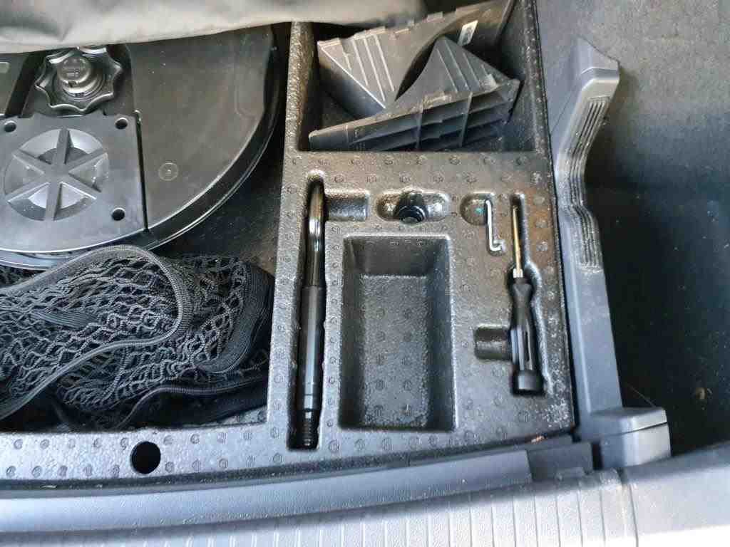 2017 Volkswagen Tiguan   AWD