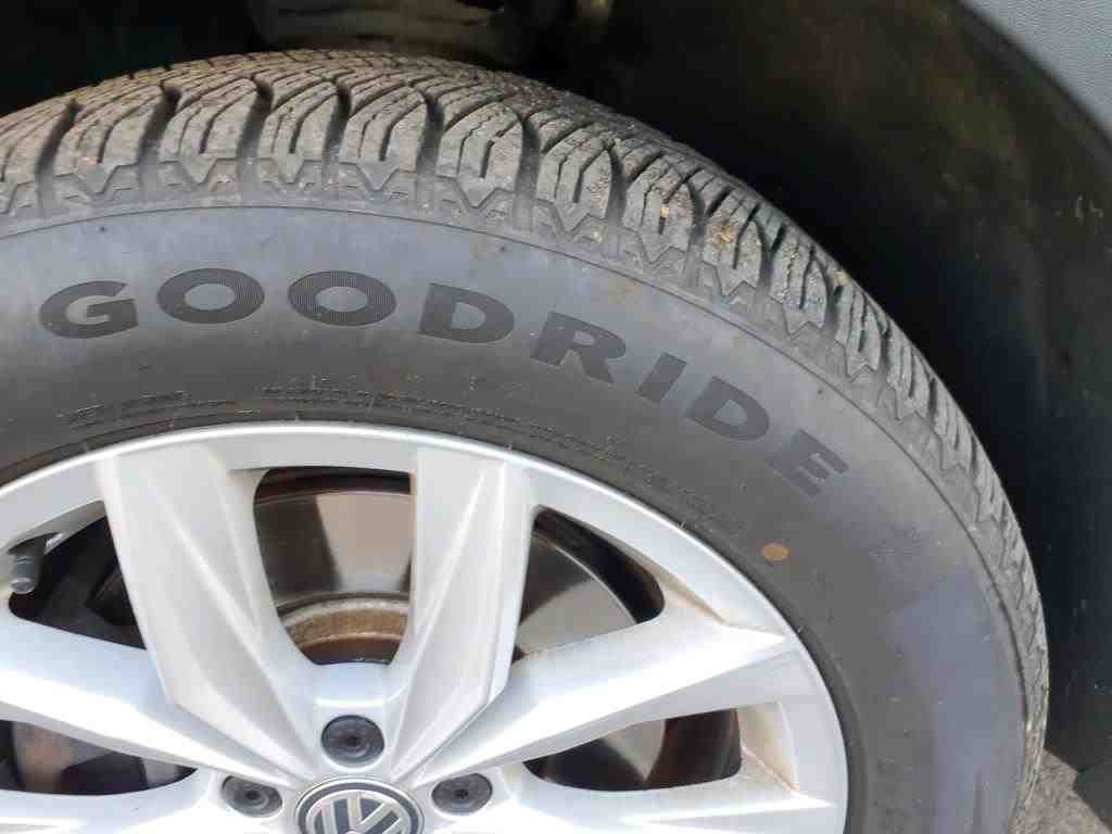 2017 Volkswagen Tiguan   AWD