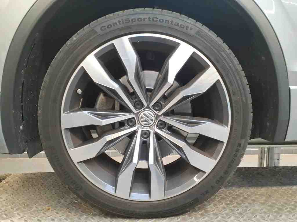 2017 Volkswagen Tiguan   AWD