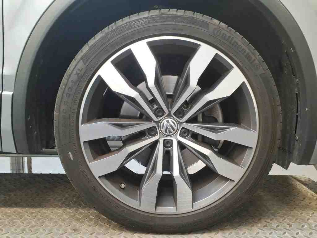 2017 Volkswagen Tiguan   AWD