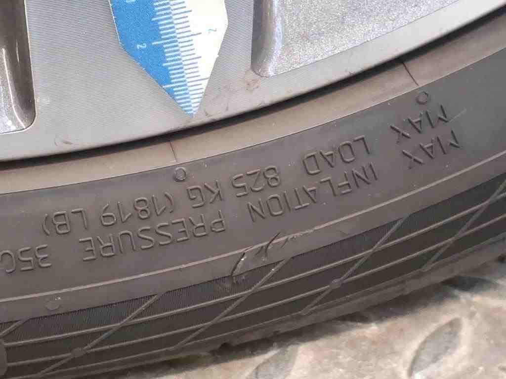 2017 Volkswagen Tiguan   AWD