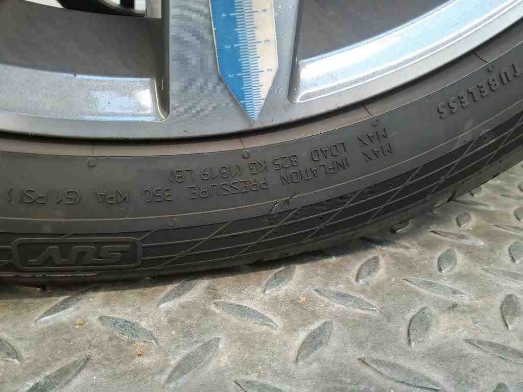 2017 Volkswagen Tiguan   AWD