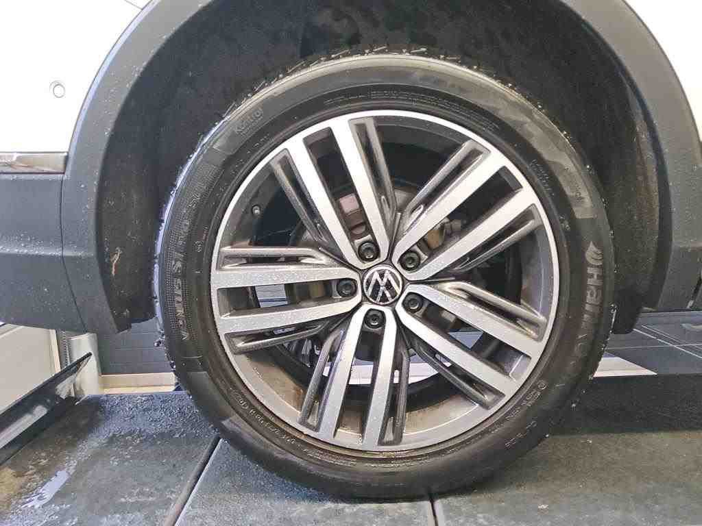 2021 Volkswagen Tiguan   AWD