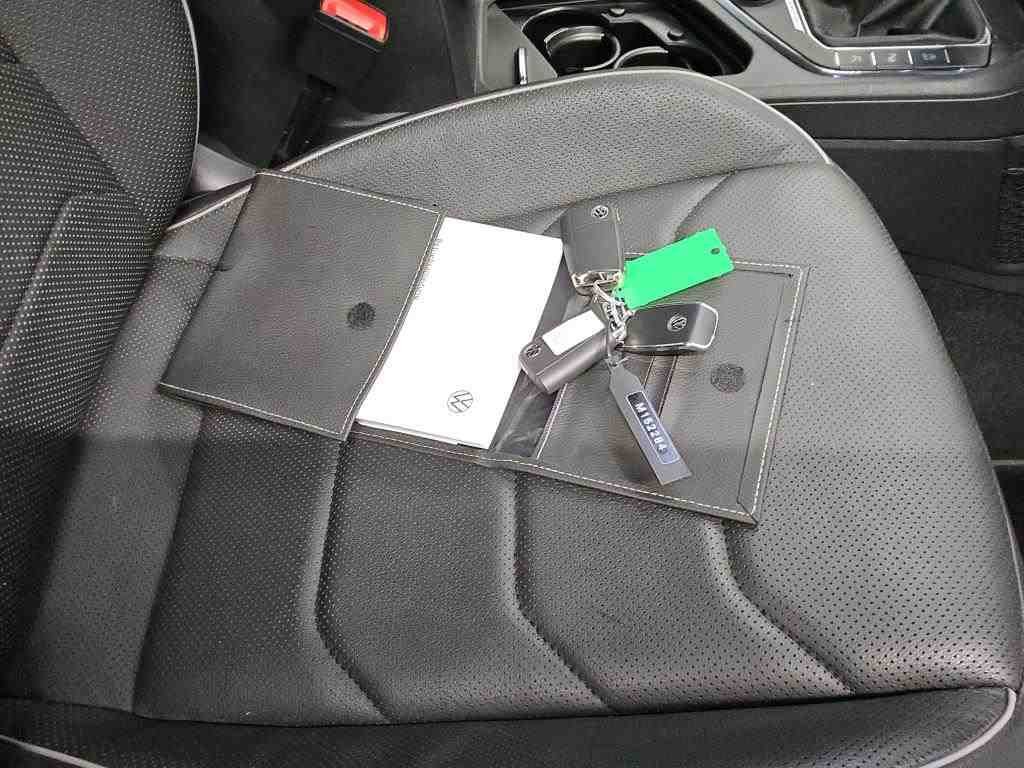 2021 Volkswagen Tiguan   AWD