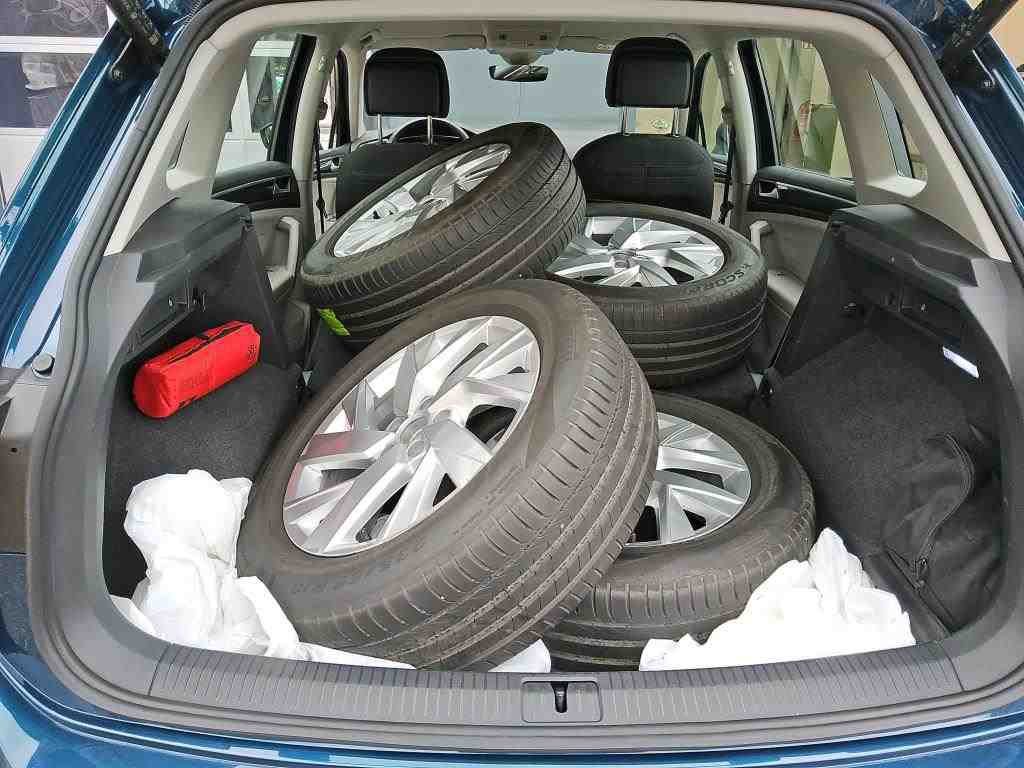 2020 Volkswagen Tiguan   AWD