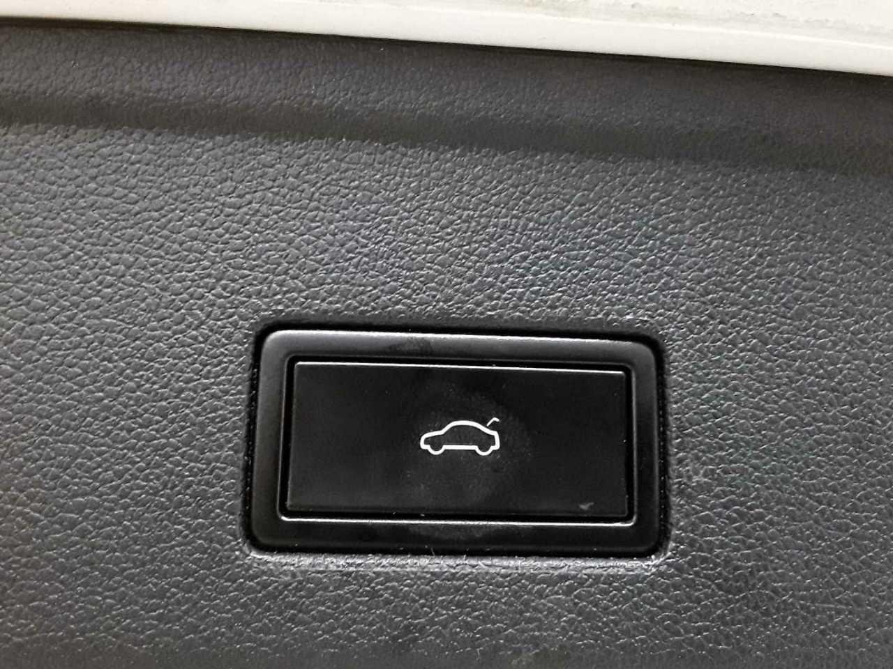 2020 Volkswagen Touareg   