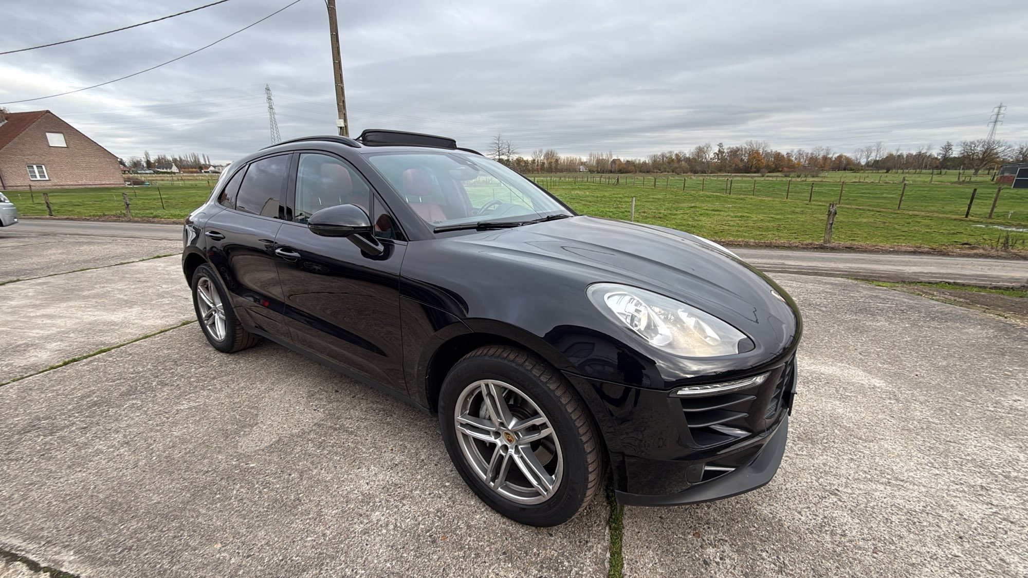 2016 Porsche Macan   