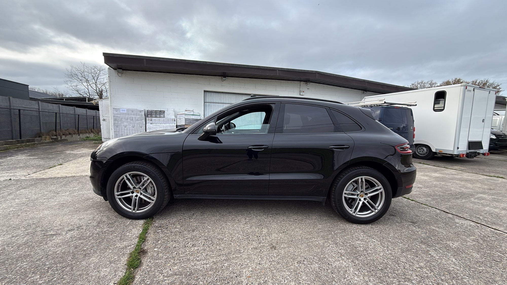 2016 Porsche Macan   