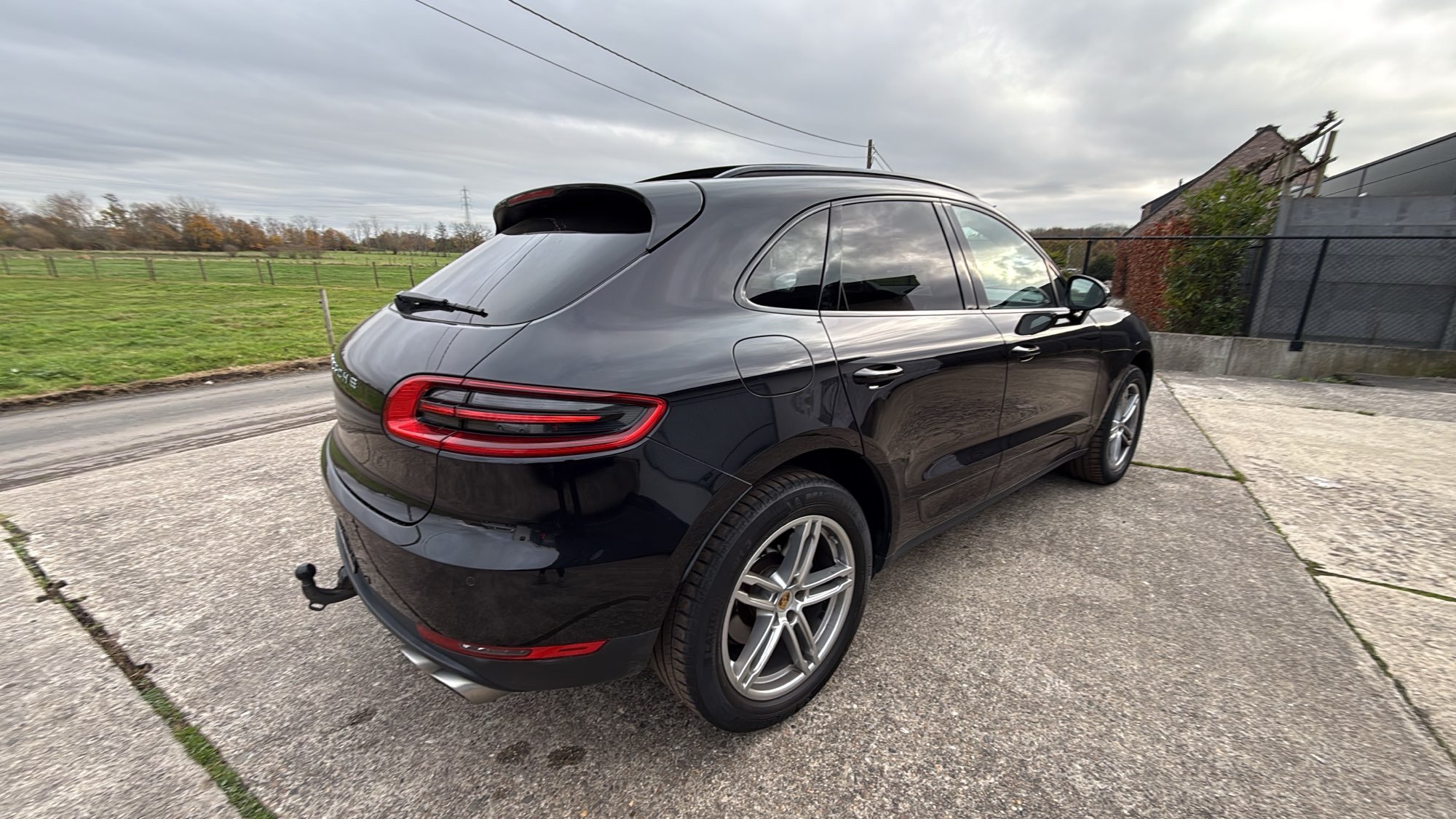 2016 Porsche Macan   