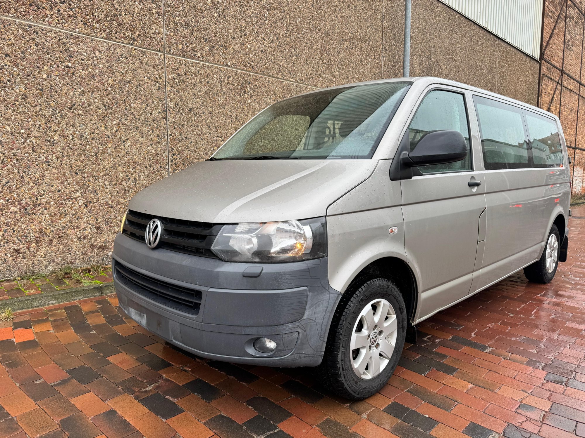Volkswagen Caravelle 2.0 TDI - Diesel - Automatic - 140 hp - 257.050 km