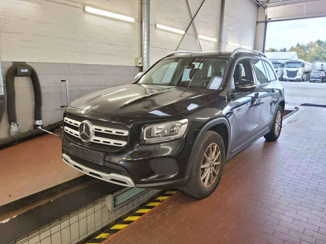 Mercedes-Benz GLB 200 - 4-Matic - Petrol - Automatic - 163 hp - 27.732 km