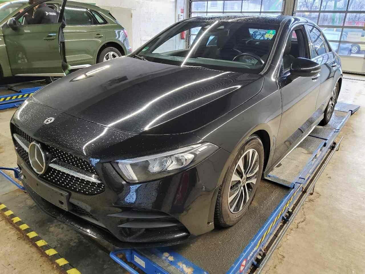 Mercedes-Benz A 200 MG Line - Petrol - utomtic - 163 hp - 27.443 km