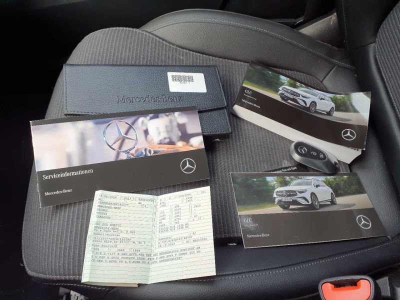 2022 Mercedes-Benz GLC   AWD