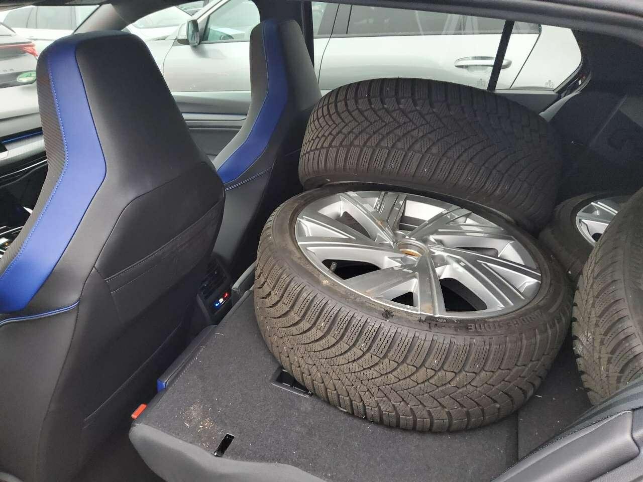 2020 Volkswagen Golf   AWD