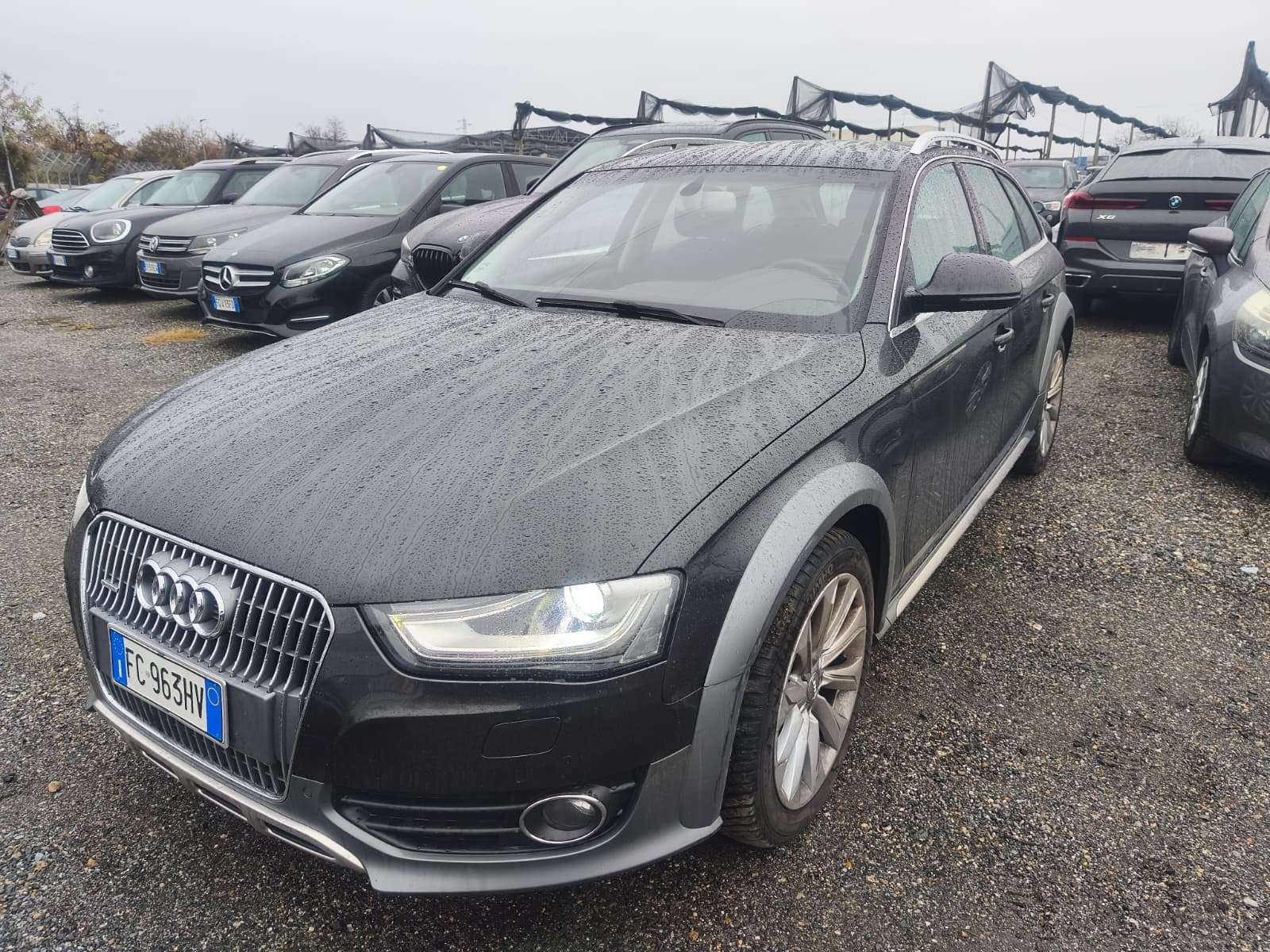 Audi A4 Allroad 2.0 TDI Ambiente - Diesel - Automatic - 190 hp - 199.851 km