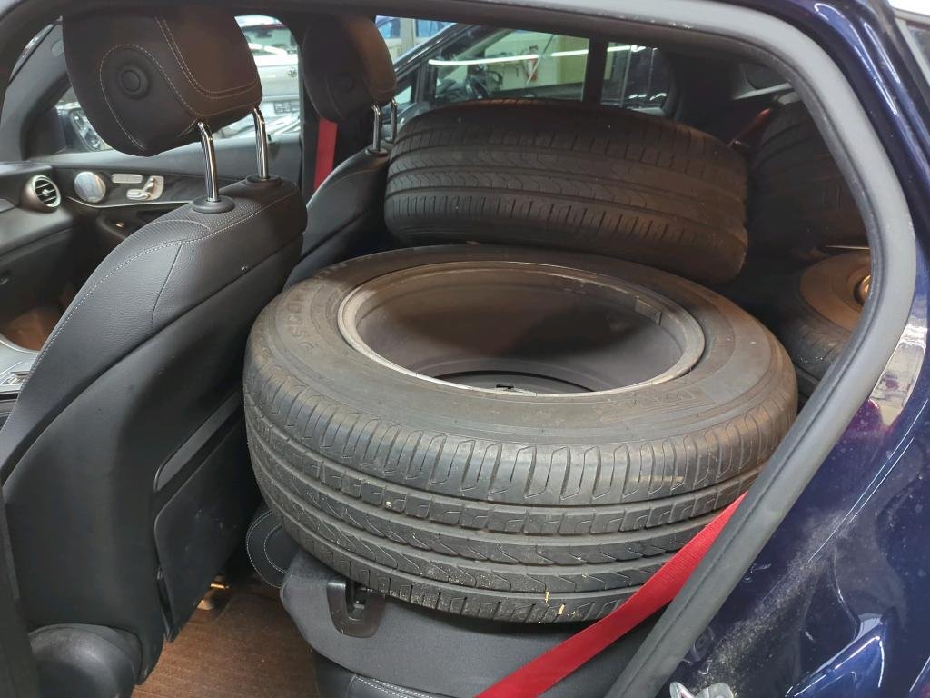 2019 Mercedes-Benz GLC   AWD