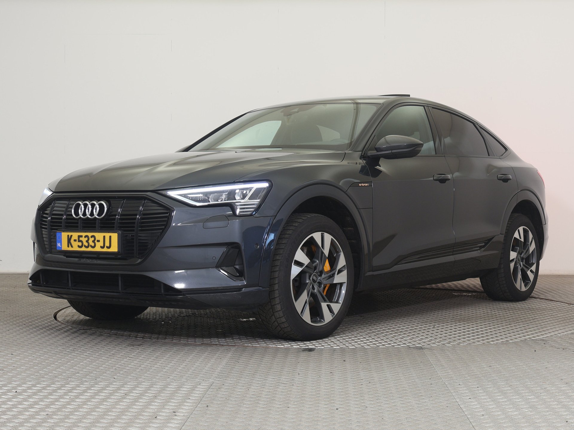 Audi E-tron 55 Business - 408 hp - 252.575 km