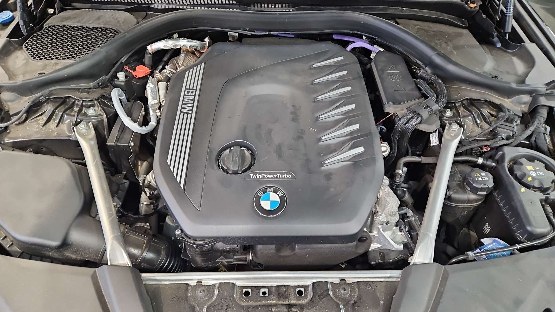 2020 BMW 5 Series   AWD