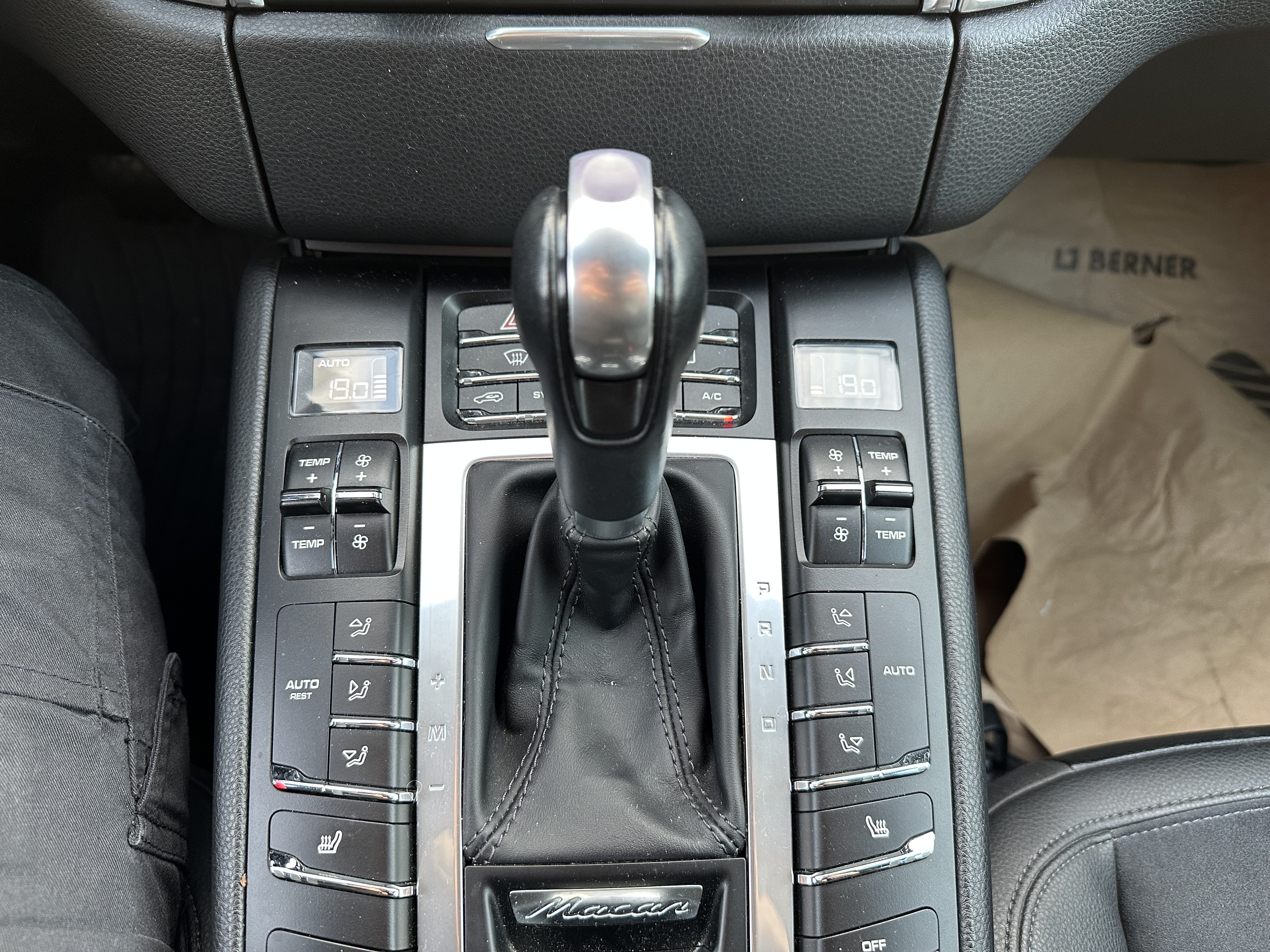 2017 Porsche Macan   AWD