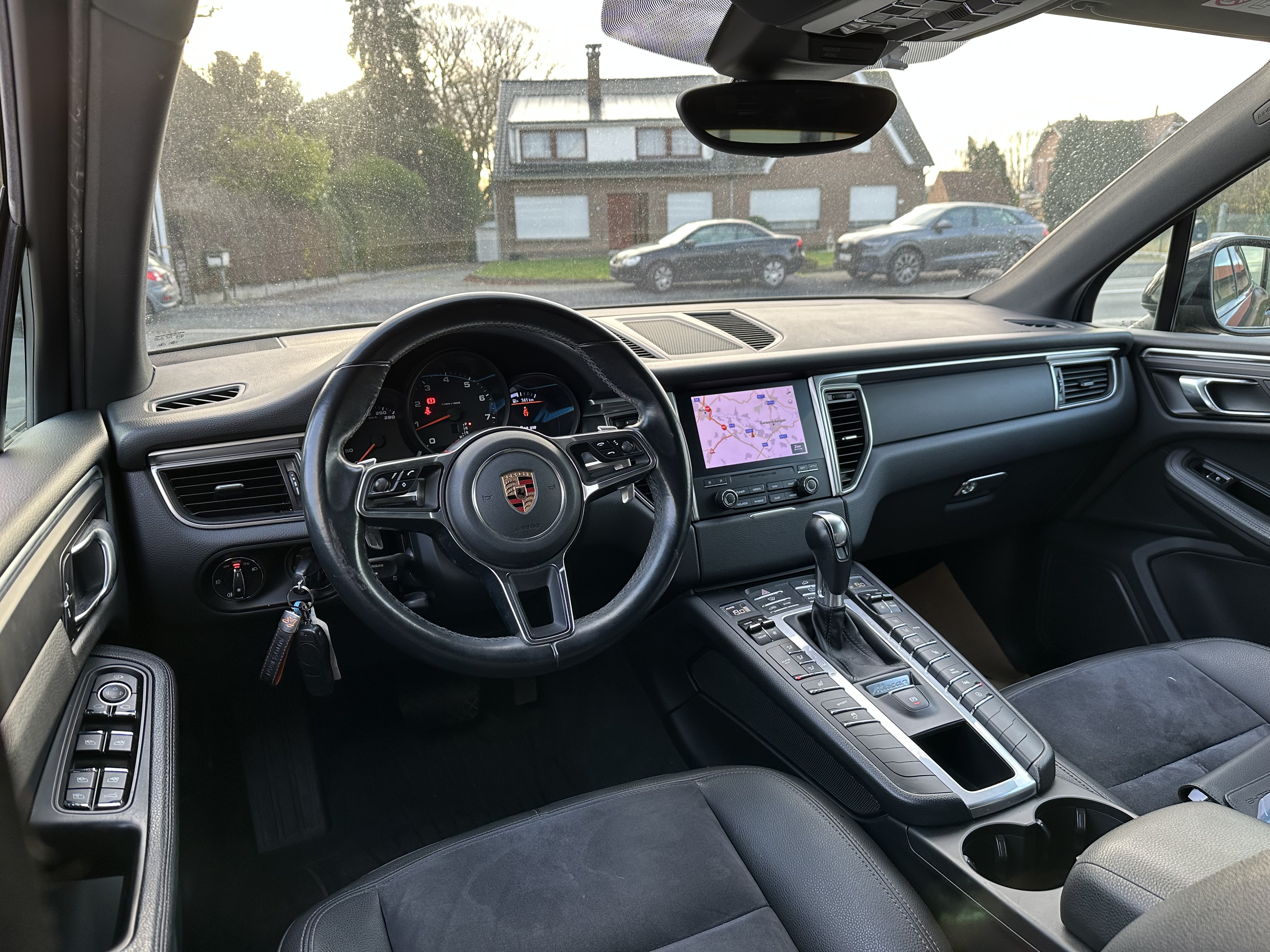 2017 Porsche Macan   AWD