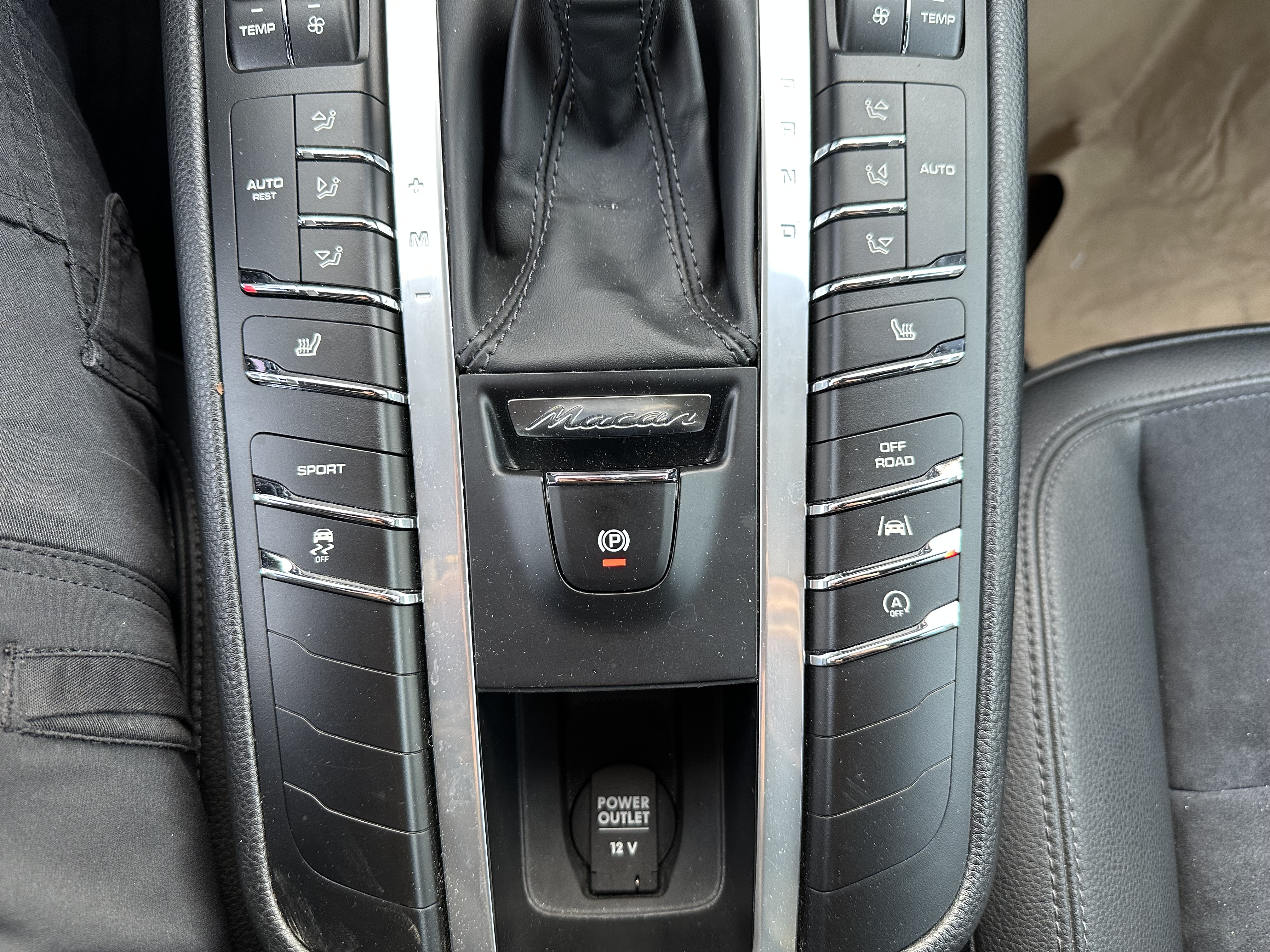 2017 Porsche Macan   AWD