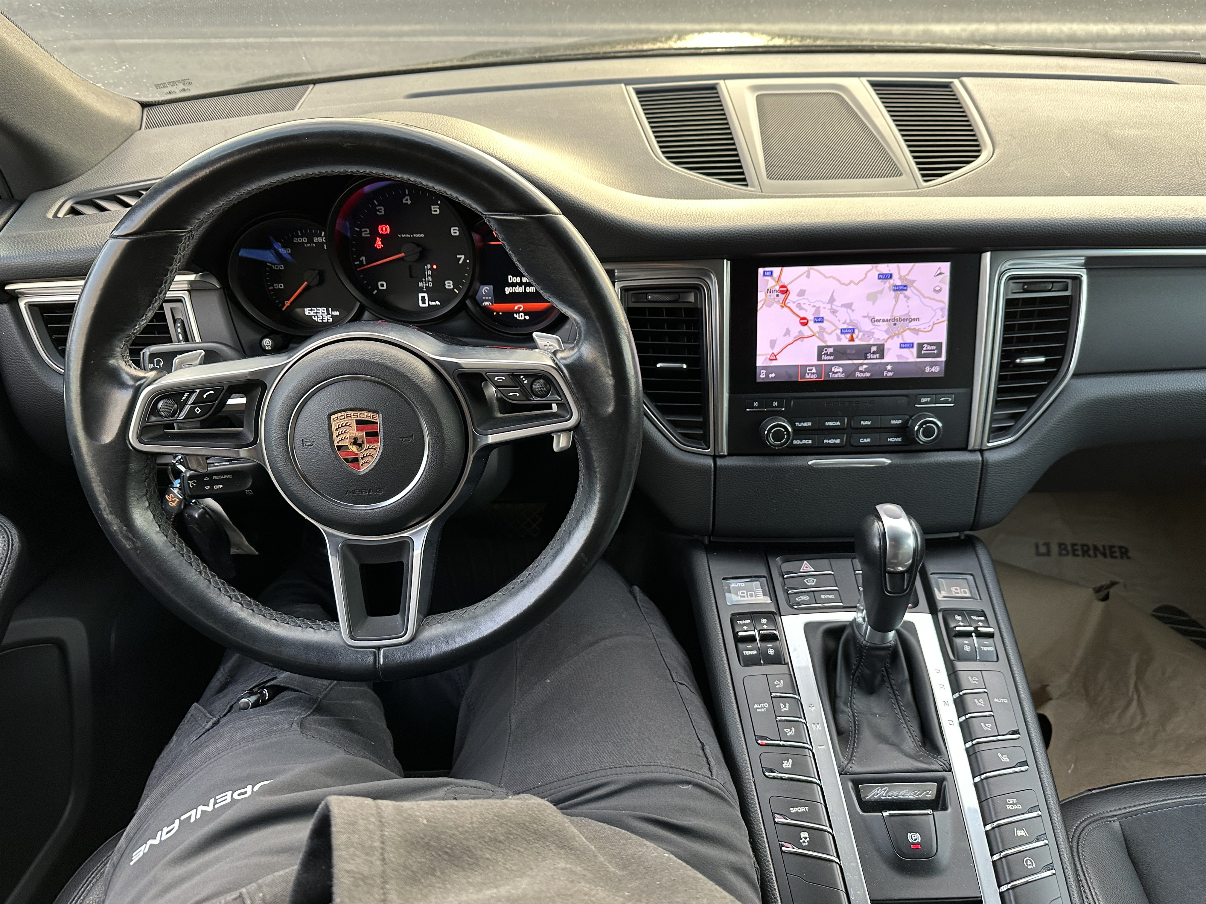 2017 Porsche Macan   AWD