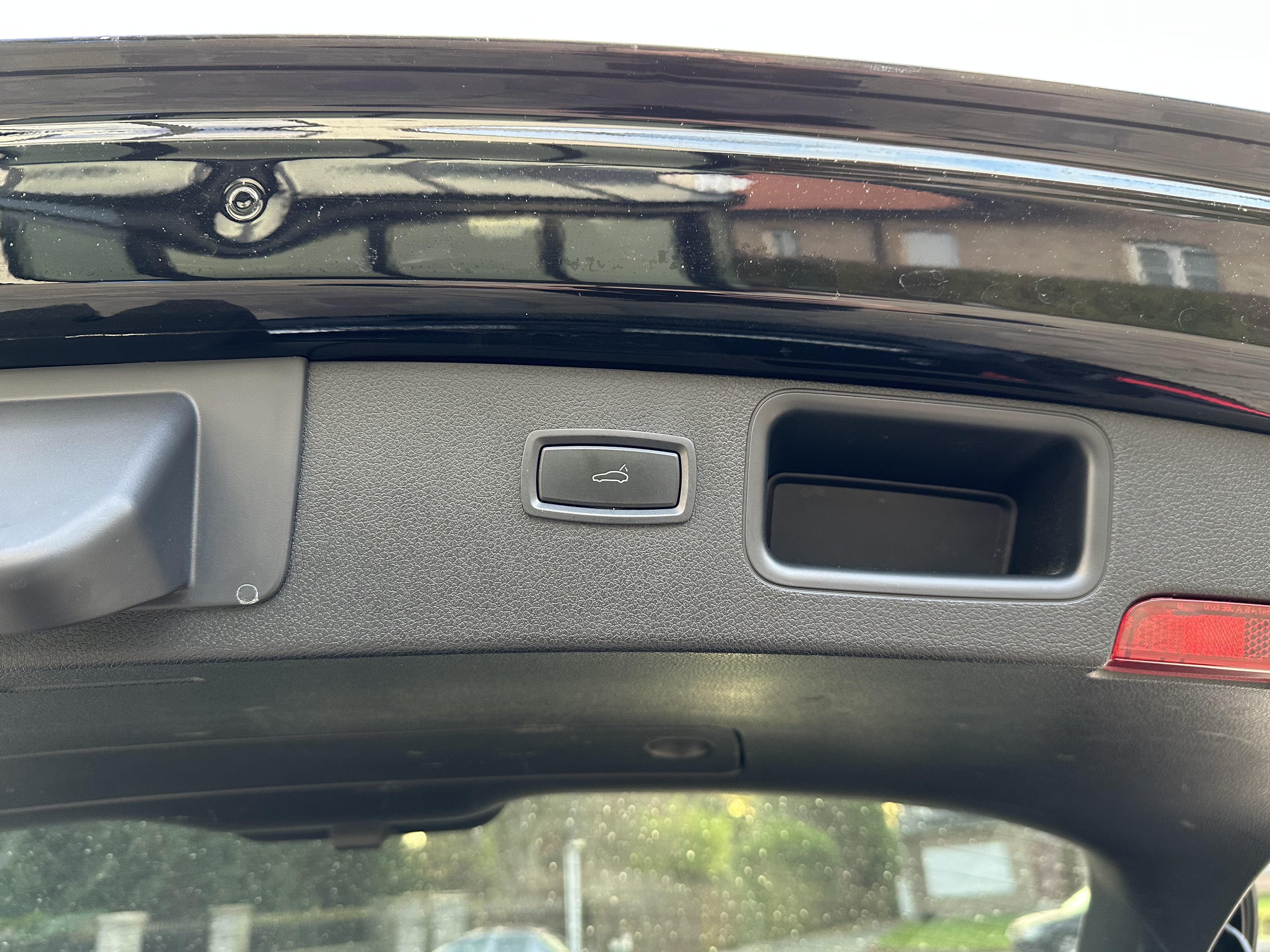 2017 Porsche Macan   AWD