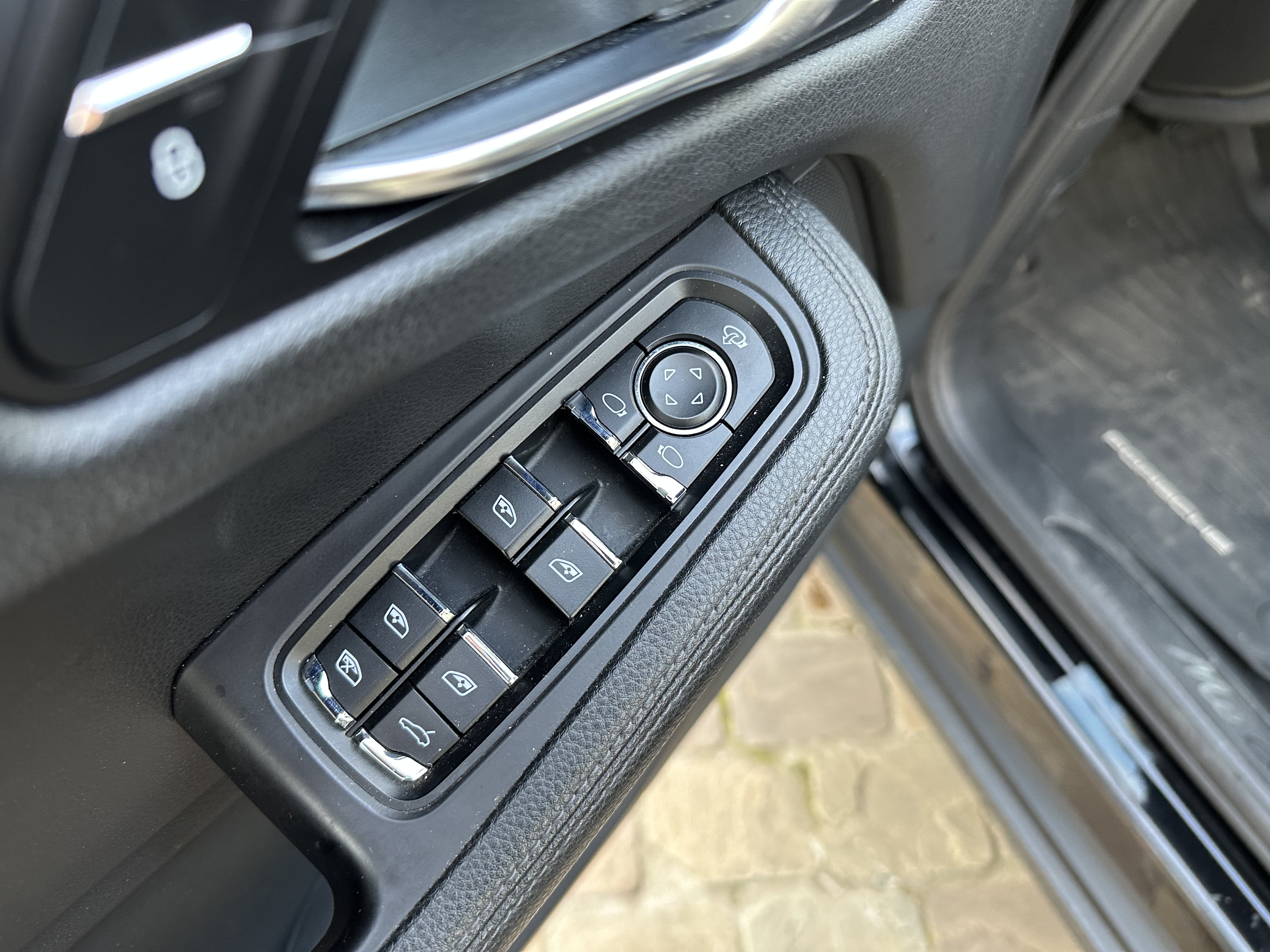 2017 Porsche Macan   AWD