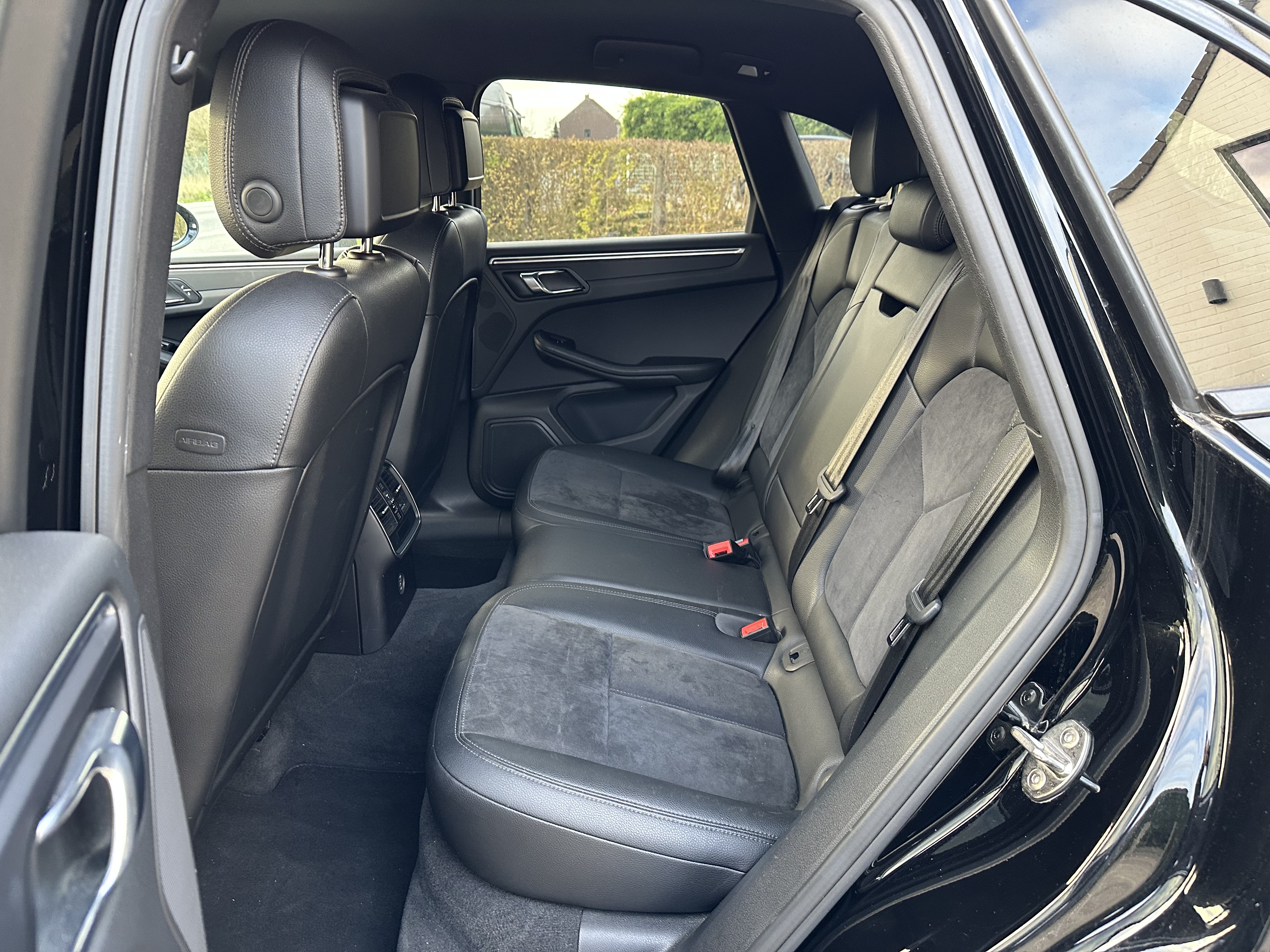 2017 Porsche Macan   AWD