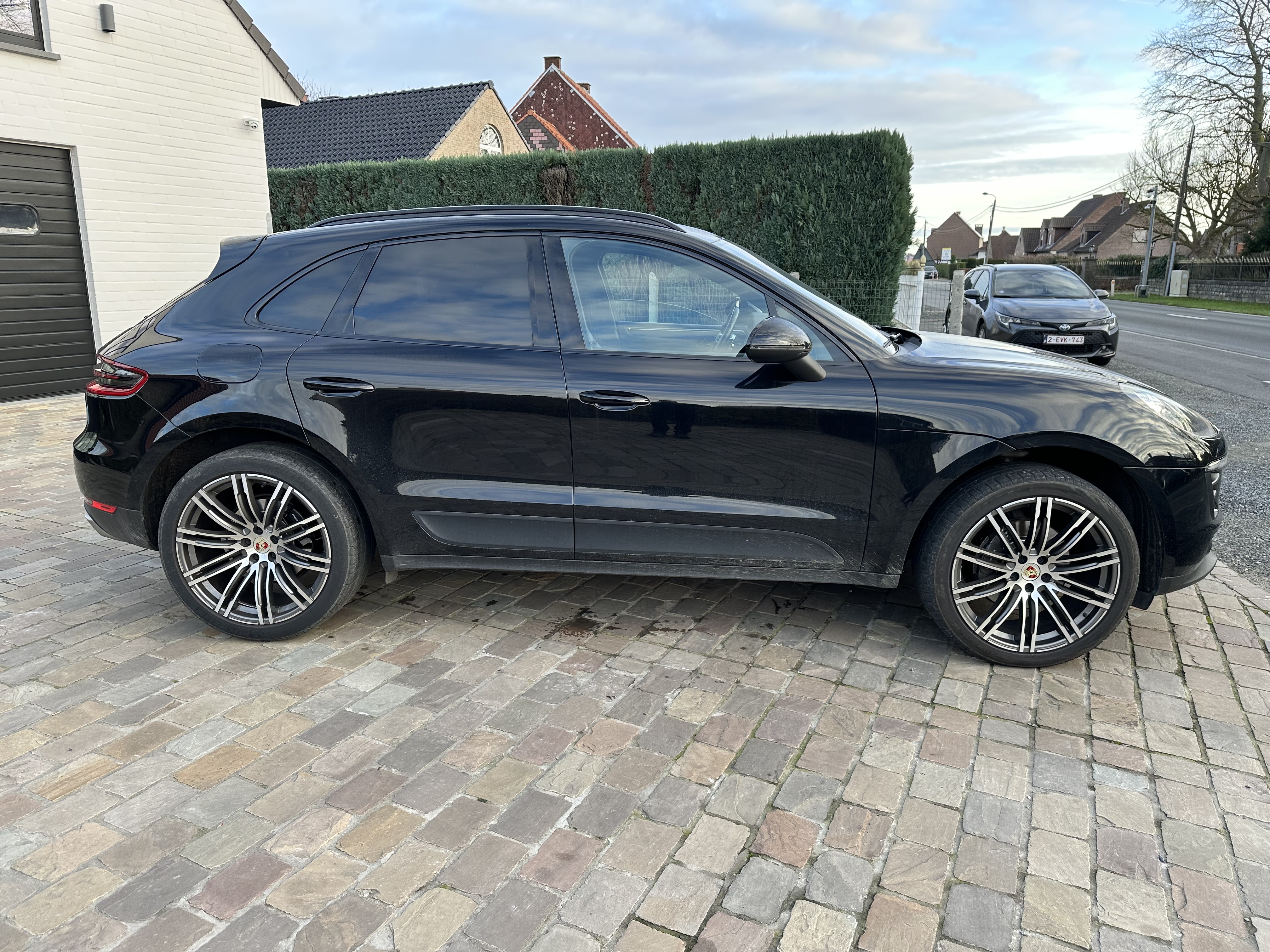 2017 Porsche Macan   AWD