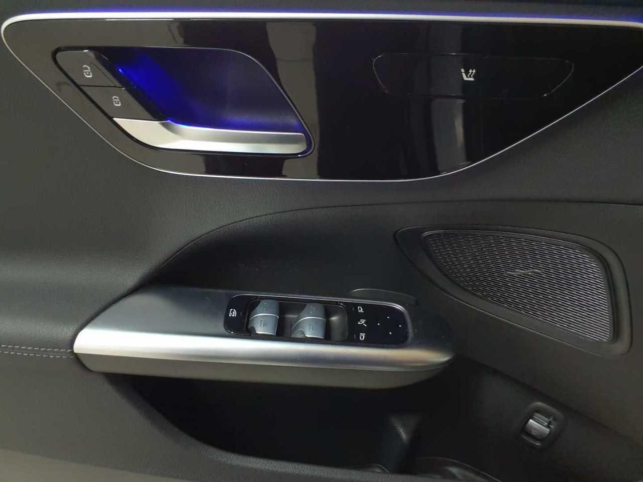 2022 Mercedes-Benz C   