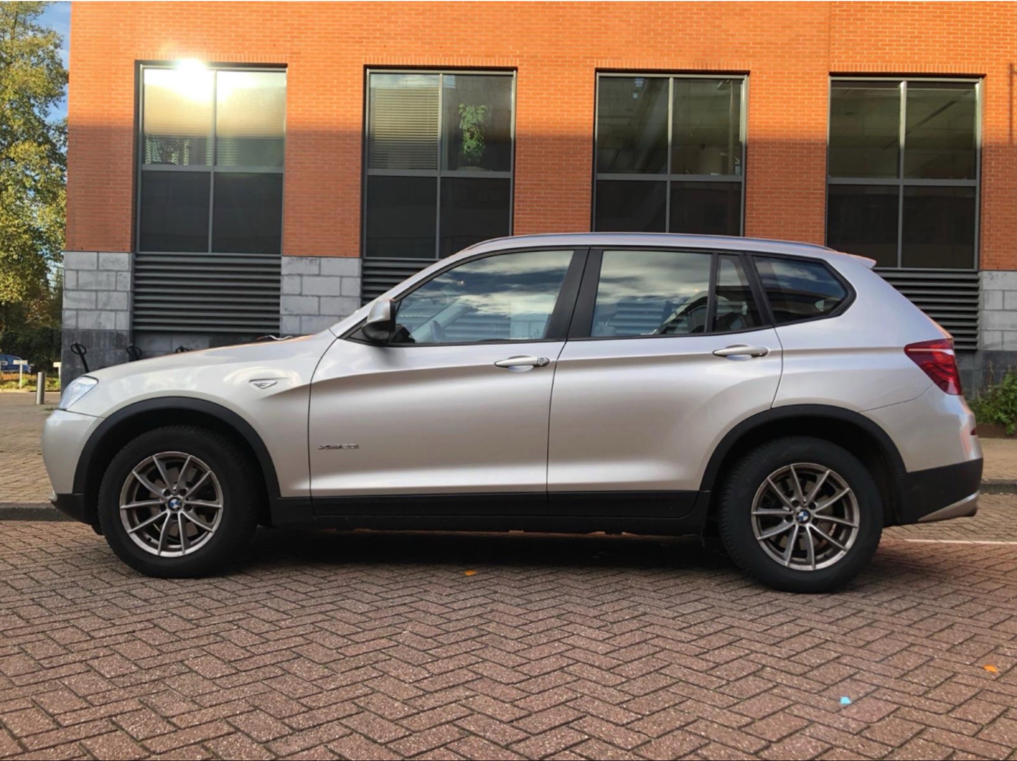 BMW X3 20i High Executive - Petrol - Automatic - 184 hp - 133.498 km