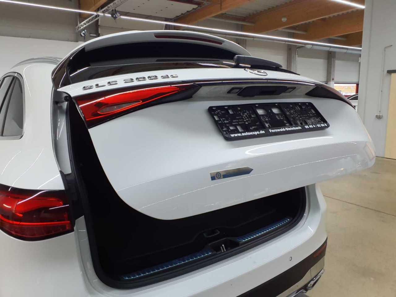 2025 Mercedes-Benz GLC   