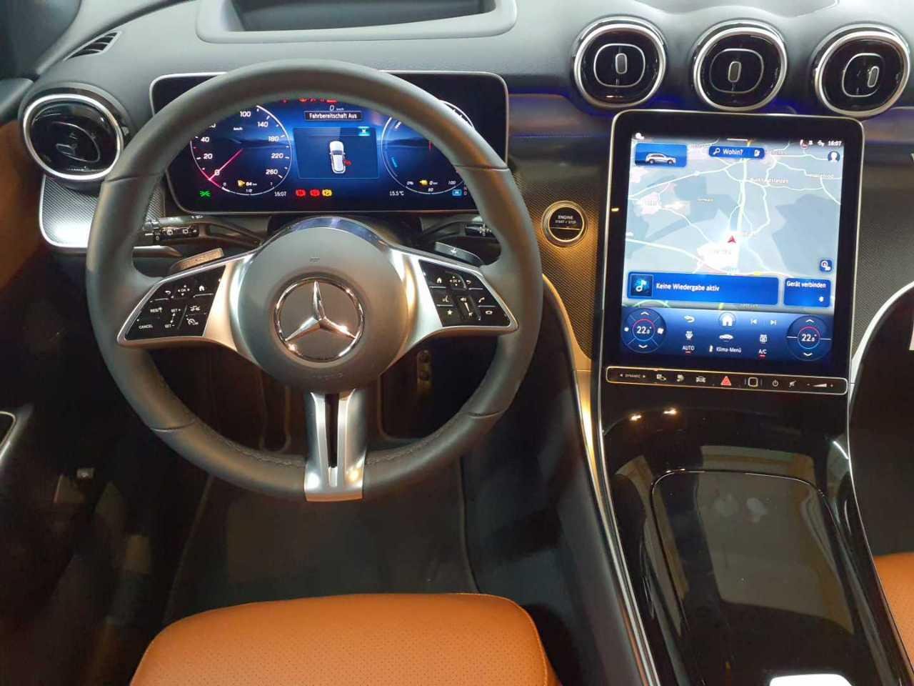 2025 Mercedes-Benz GLC   