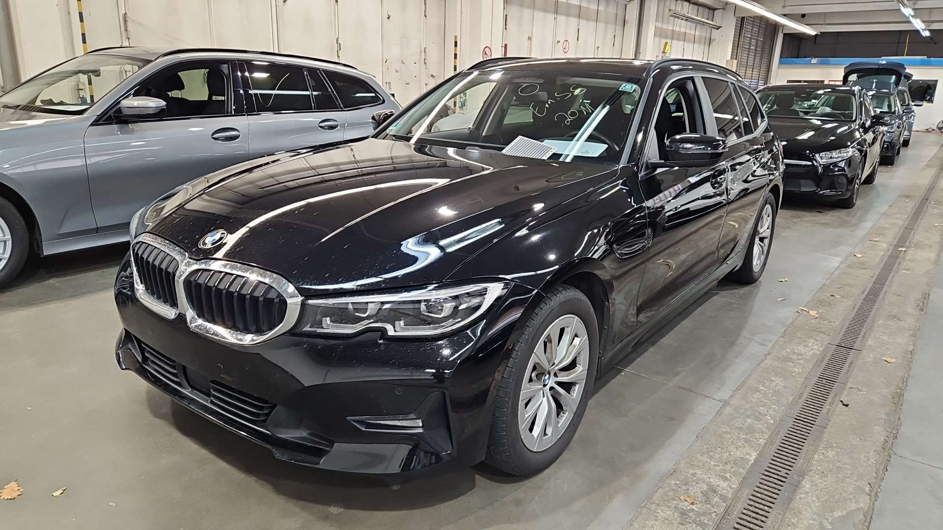 BMW 3 Series Touring 320i Advantage - Petrol - Automatic - 184 hp - 85.698 km