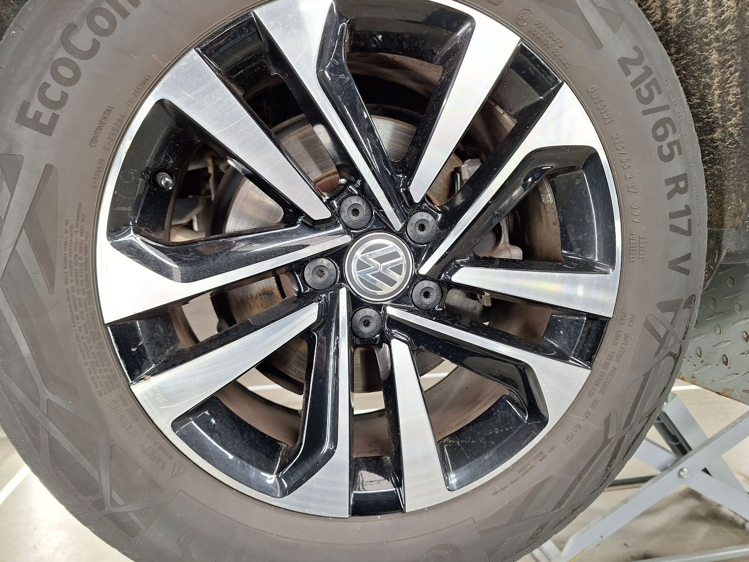 2017 Volkswagen Tiguan   