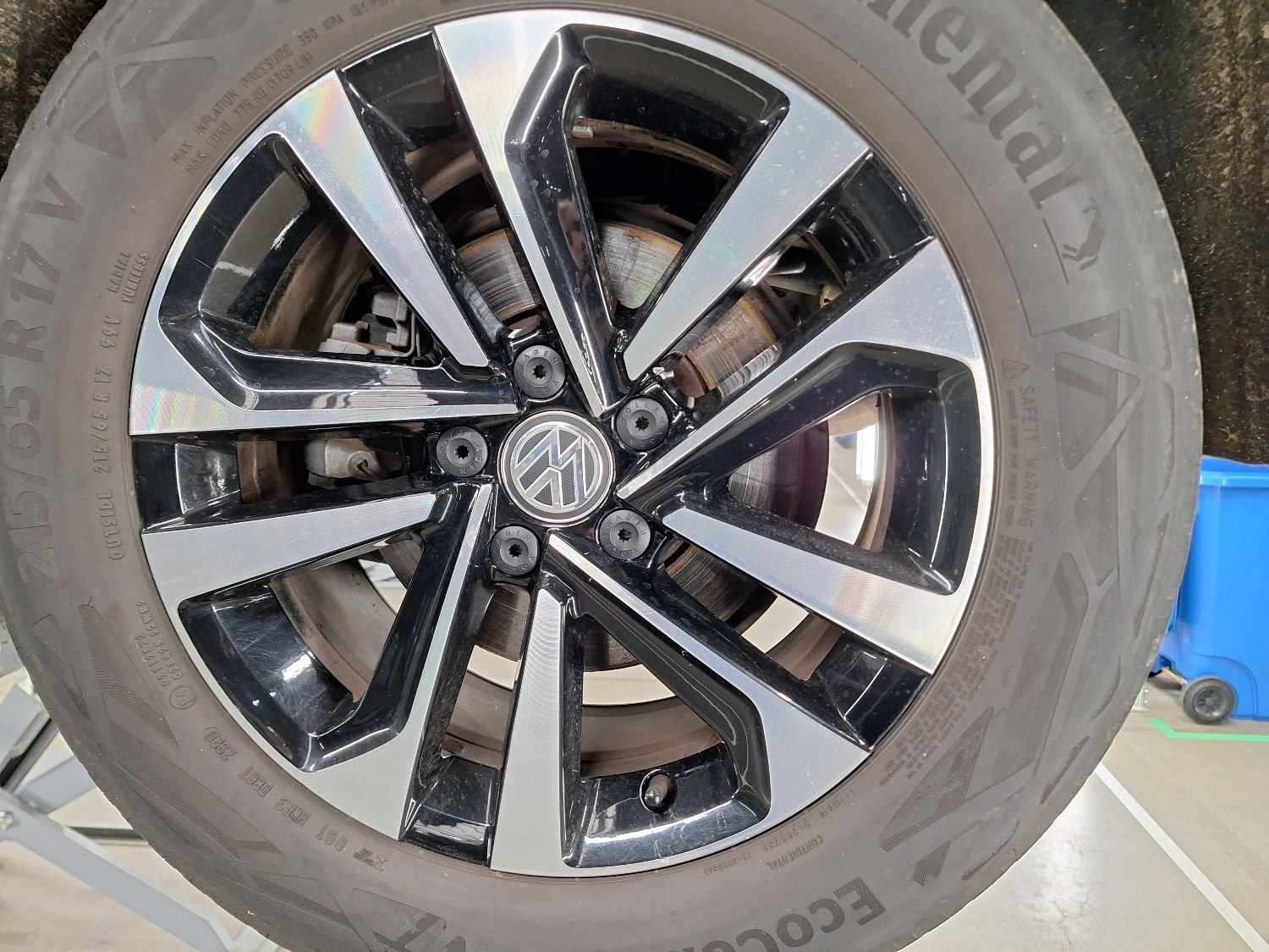 2017 Volkswagen Tiguan   