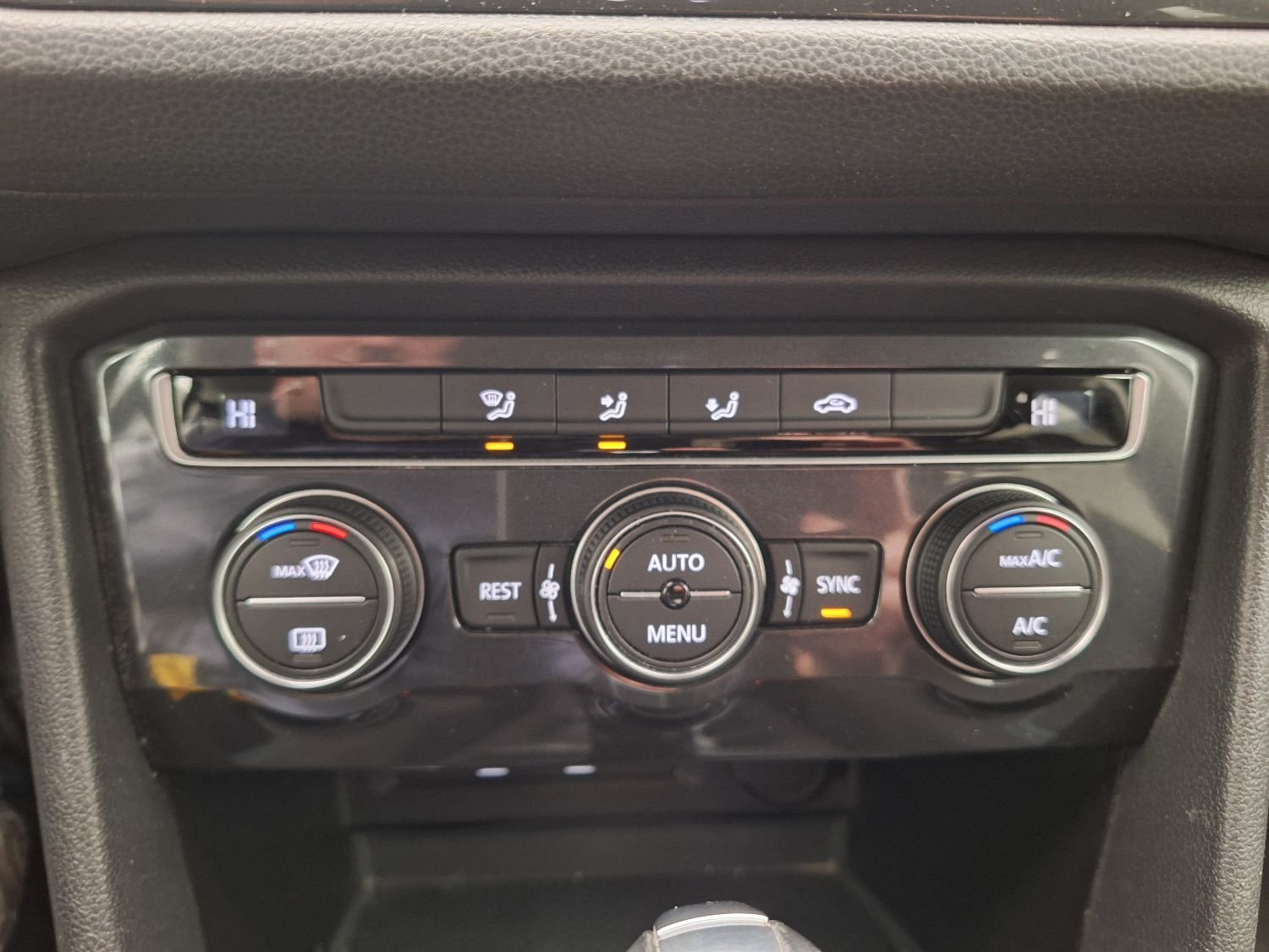 2017 Volkswagen Tiguan   