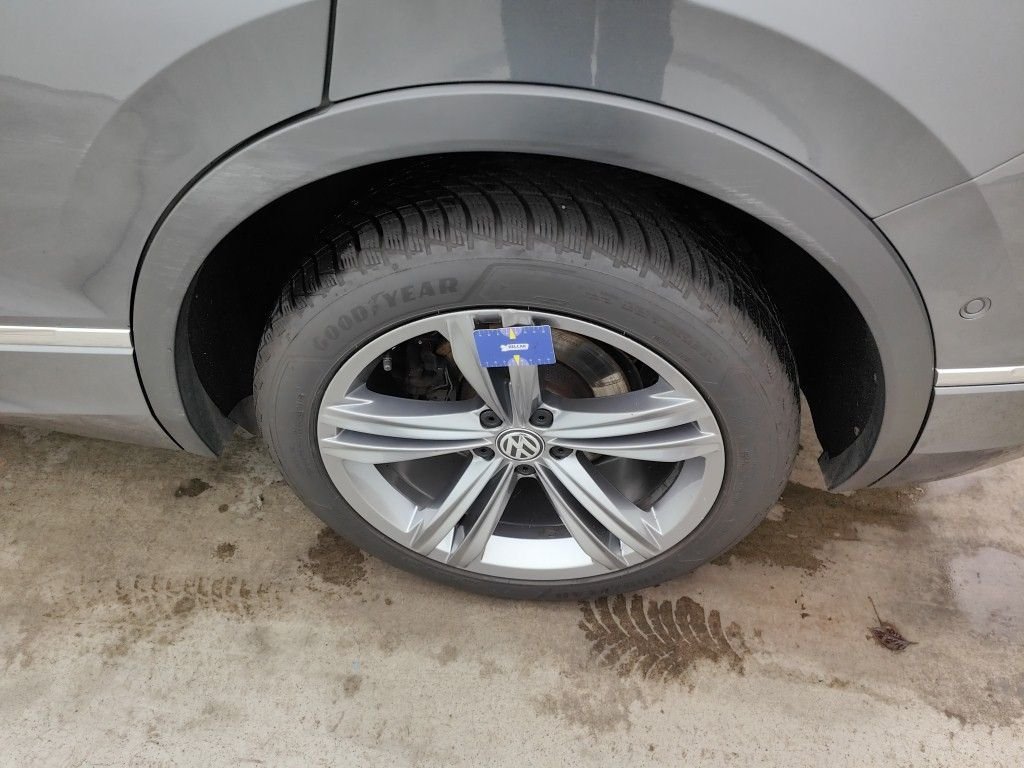 2017 Volkswagen Tiguan   