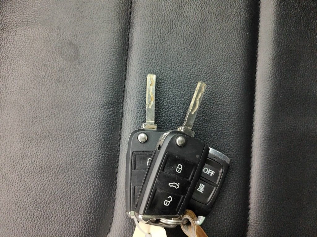 2017 Volkswagen Tiguan   