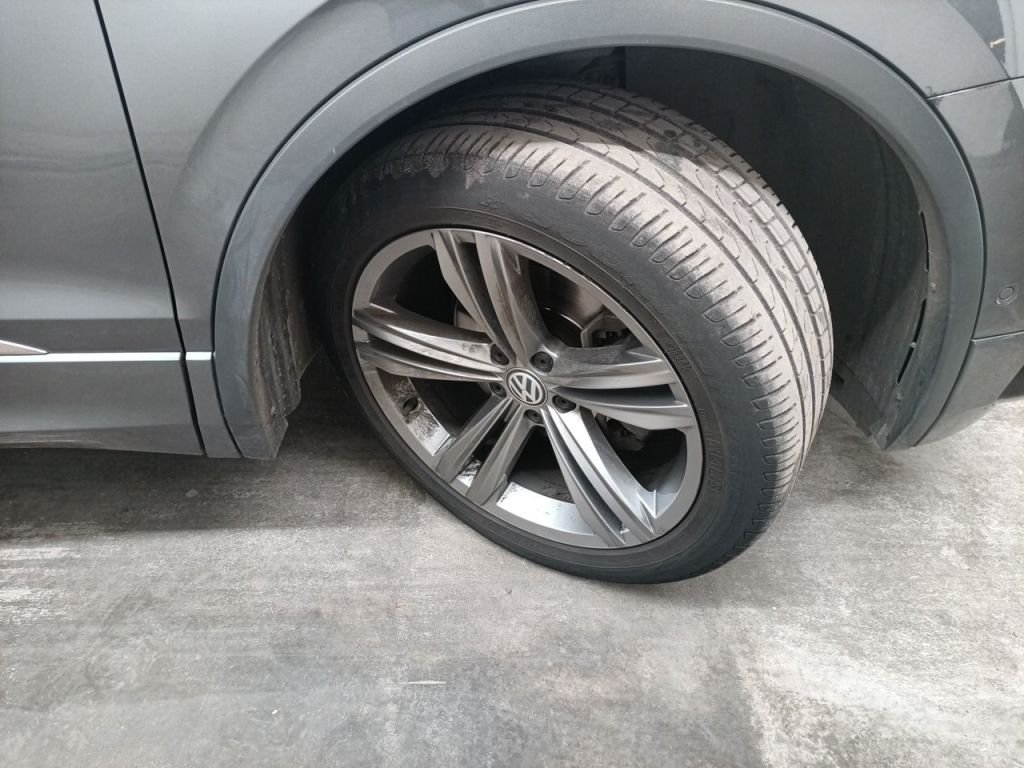 2017 Volkswagen Tiguan   