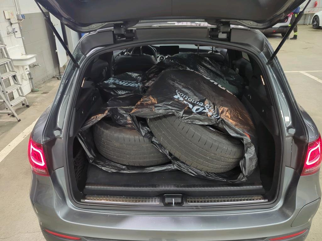 2021 Mercedes-Benz GLC   