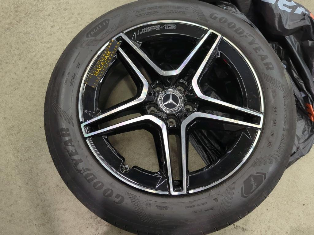 2021 Mercedes-Benz GLC   